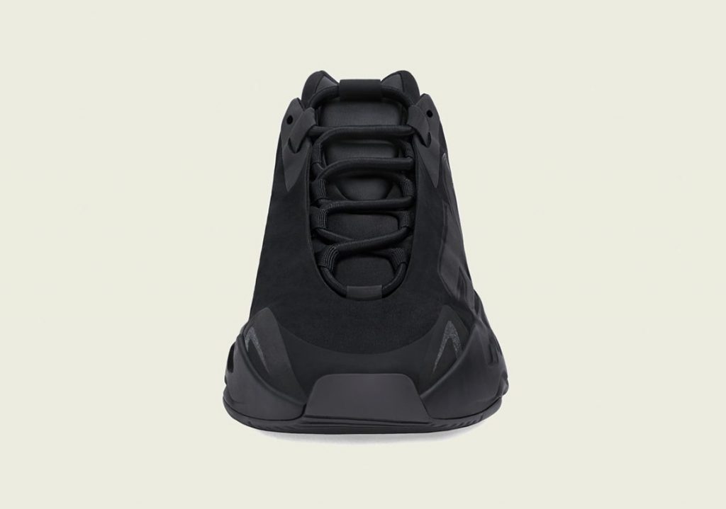 frontal view of the 700 Triple Black