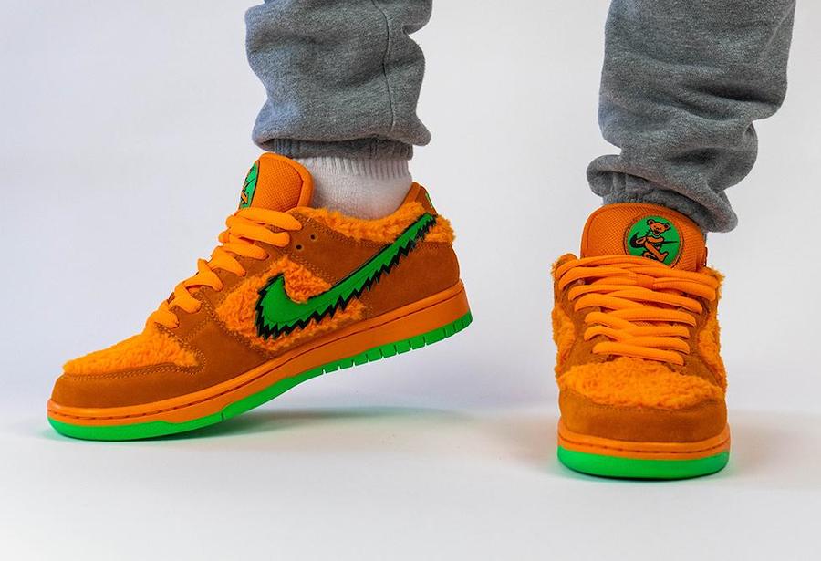 dunk low orange bear