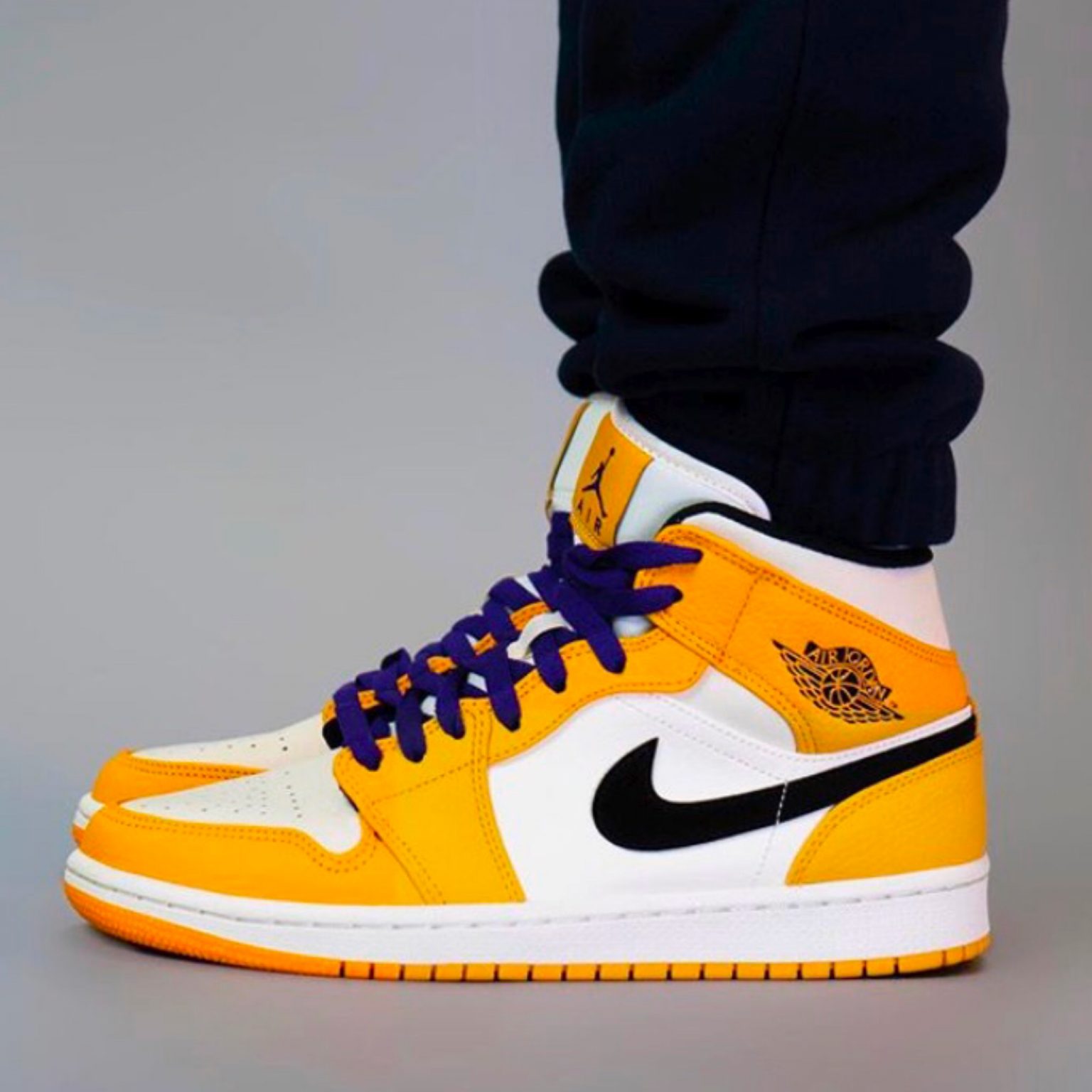 air jordan 1 mid se lakers top 3