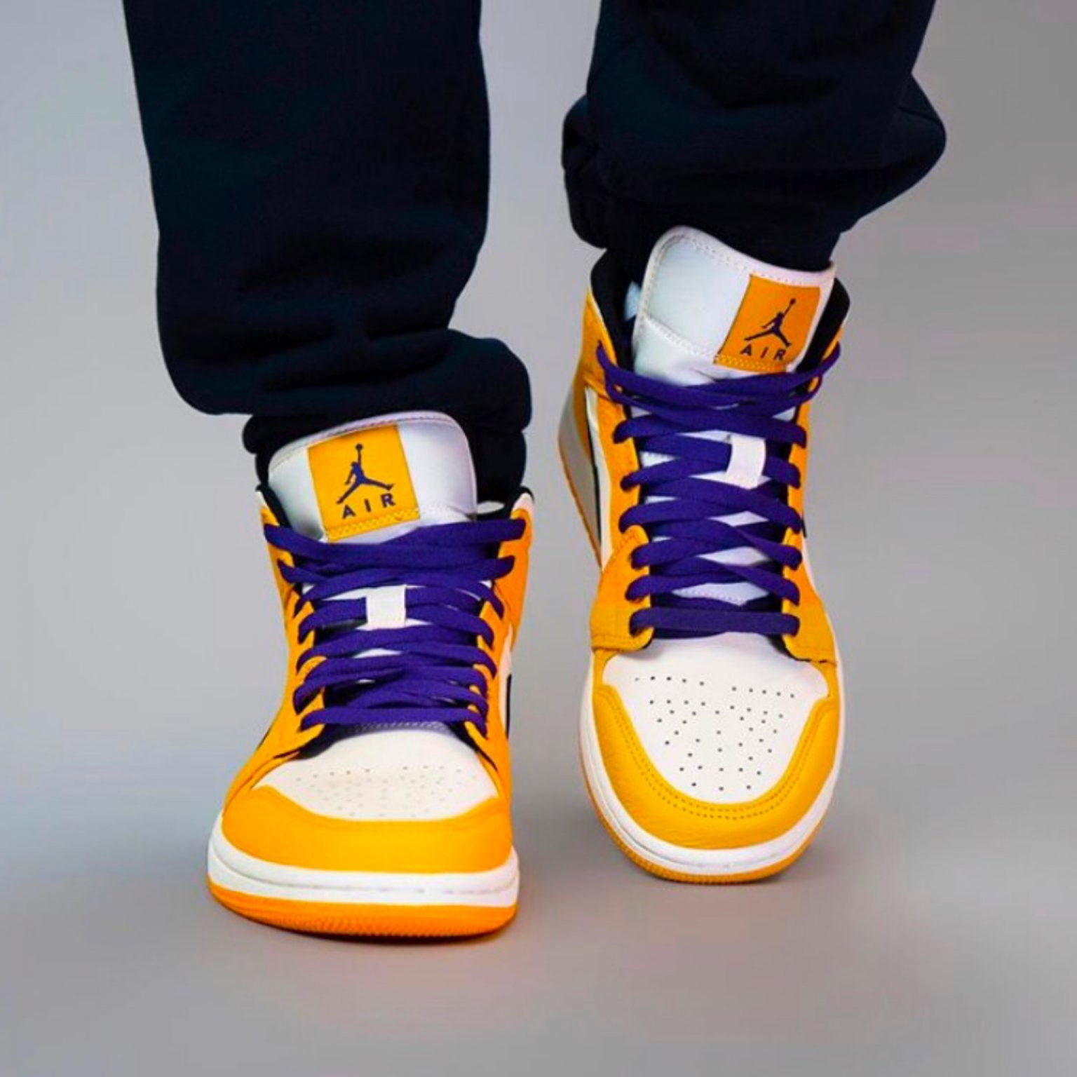 aj1 mid se lakers