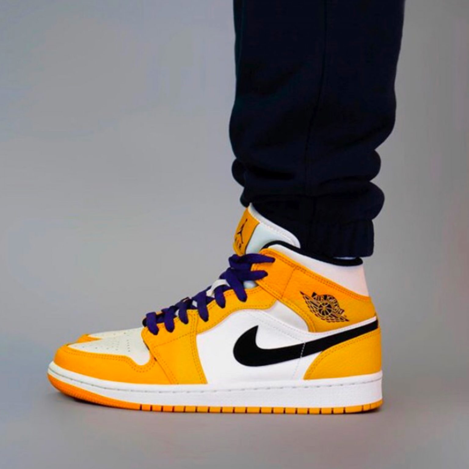 yellow and black mids