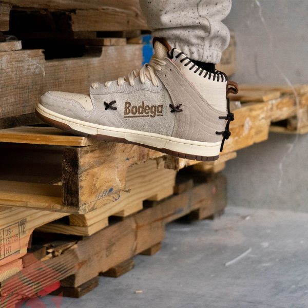 friends and family bodega dunks